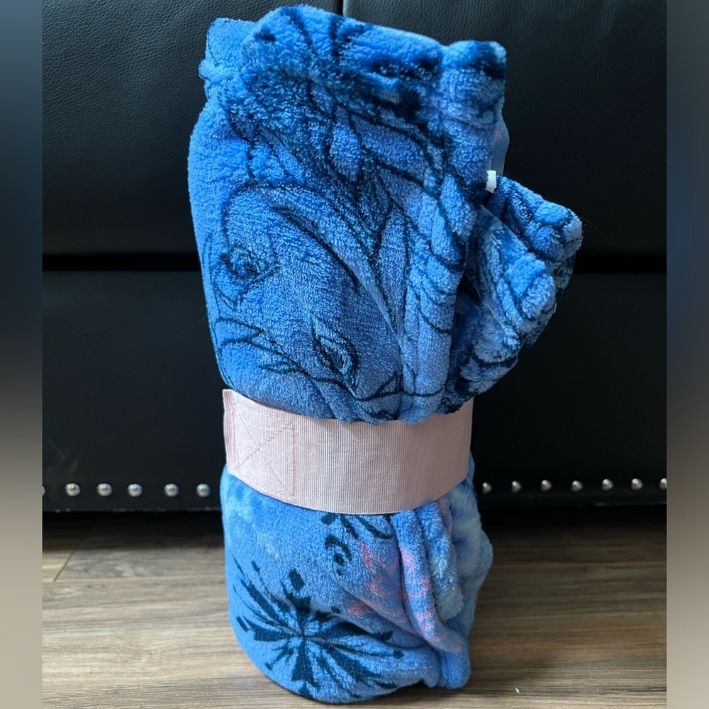 Disney Frozen Throw Blanket
